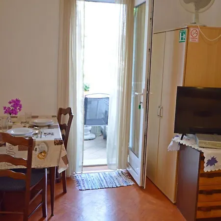 Vivoda Apartment *
